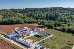 Holiday house in rural Istria with pool and hydromassage